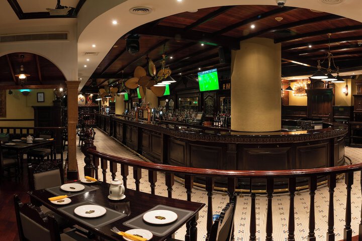 Lounge 124 of 135