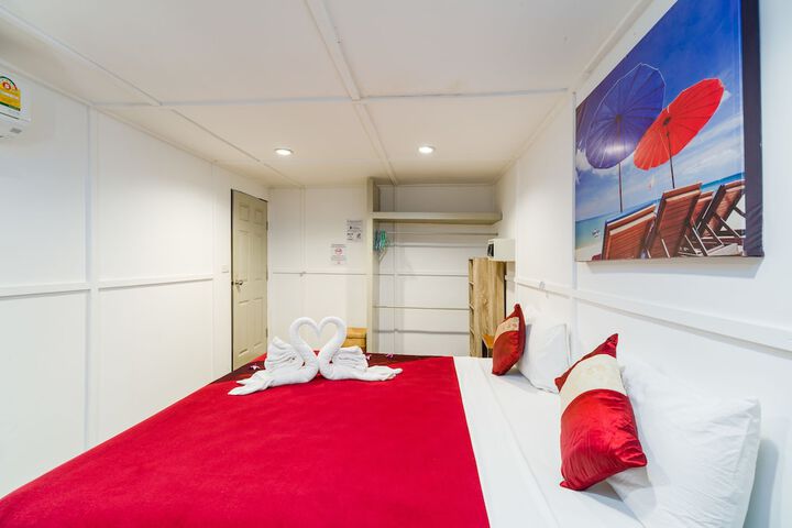 Room 10 of 40