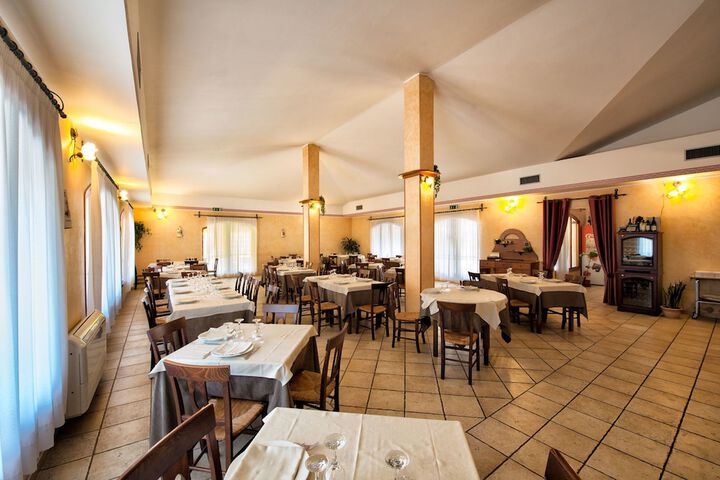 Dining Photos