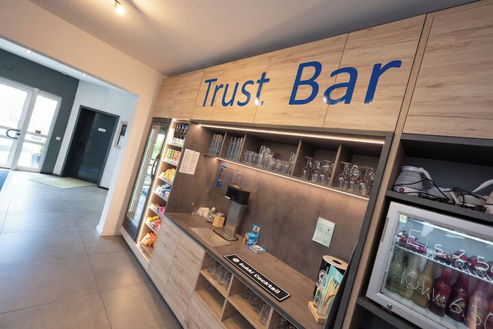 Snack bar