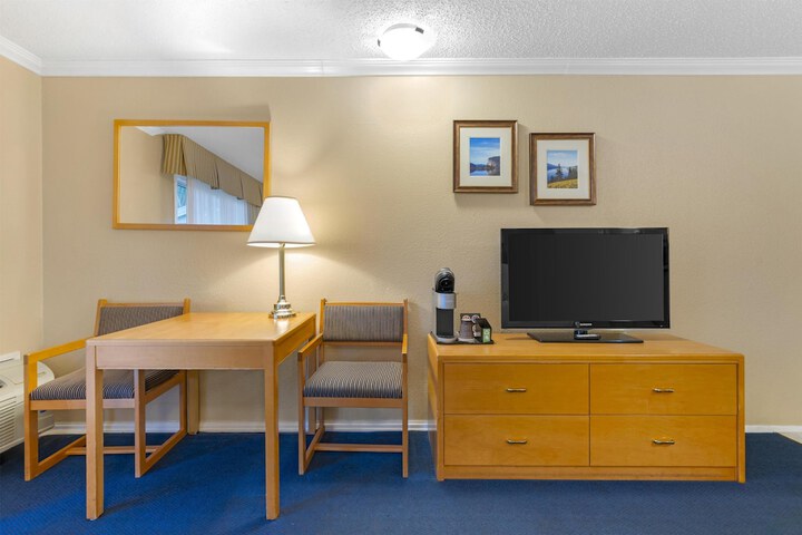 Room 36 of 105