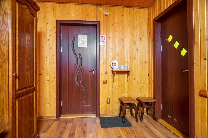 Room 21 of 76
