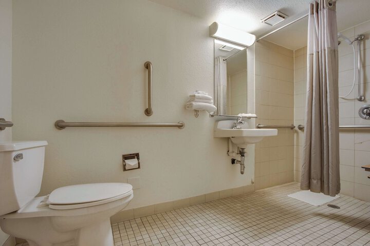Room 15 of 23