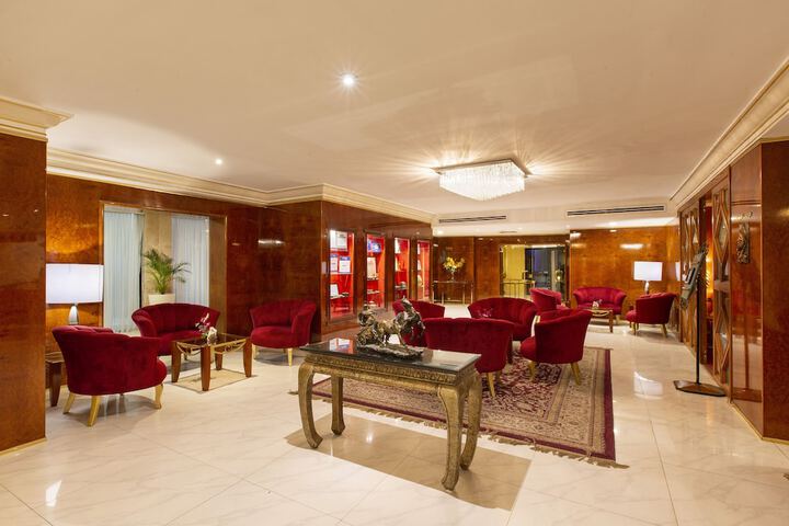 Entrance & Lobby
