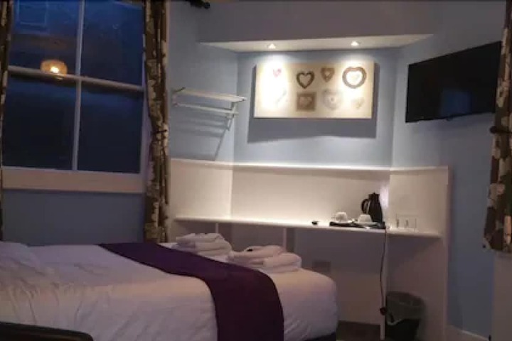 Room 14 of 43
