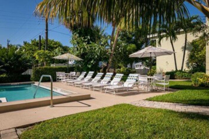 Pool 27 of 39