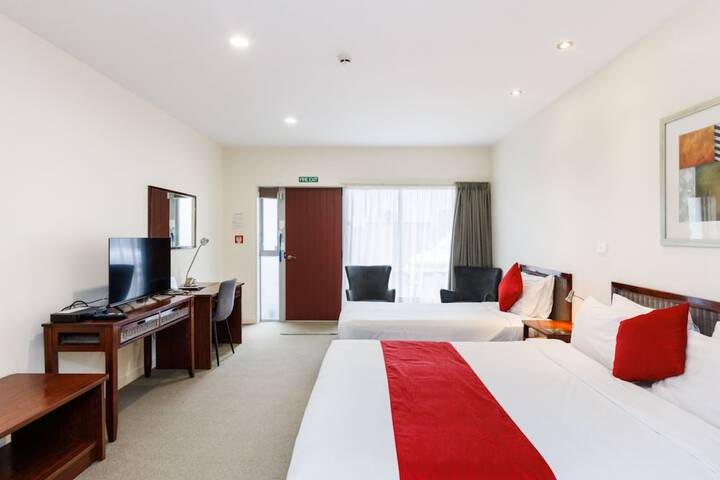 Room 10 of 42