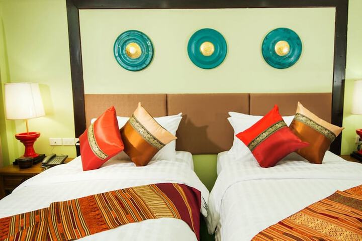 Room 40 of 98