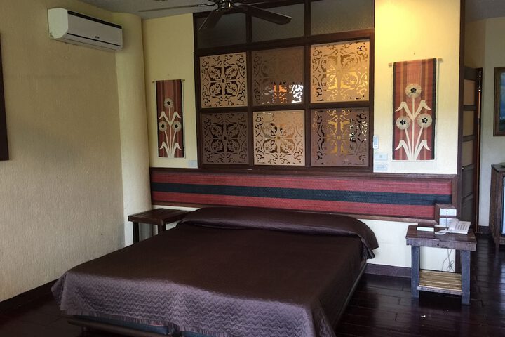 Room 4 of 79