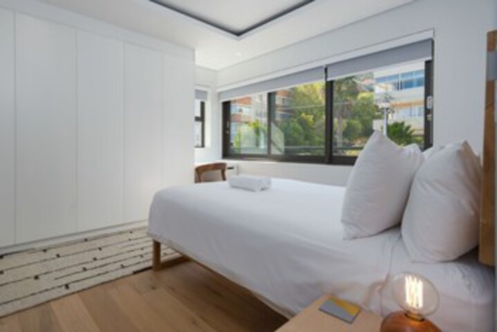 Room 11 of 20