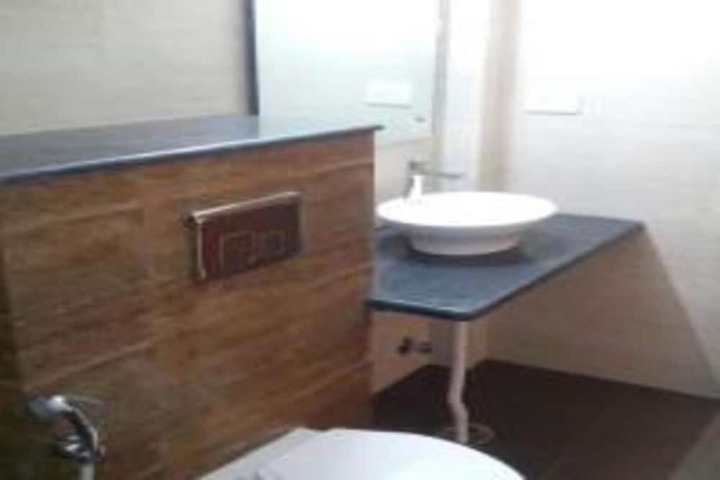 Room 12 of 25