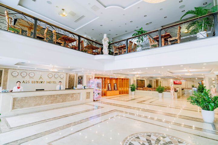 Hotel Interior 4 of 119