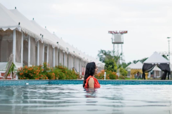 Pool 24 of 34