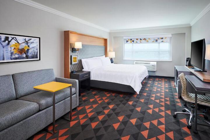 2 Queen Beds (10 of 11)