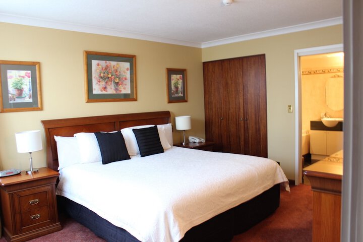 Room 9 of 114
