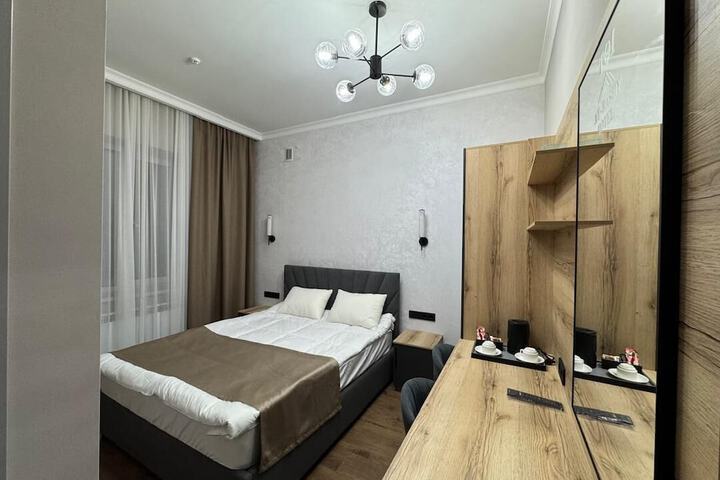 Room 3 of 10