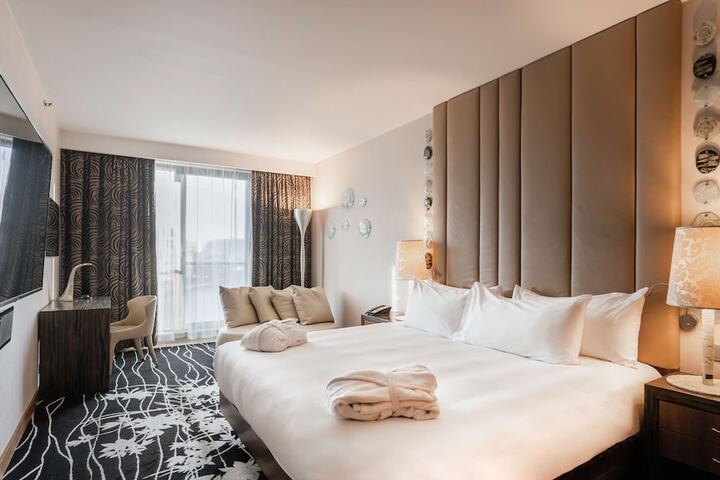 Room 7 of 125