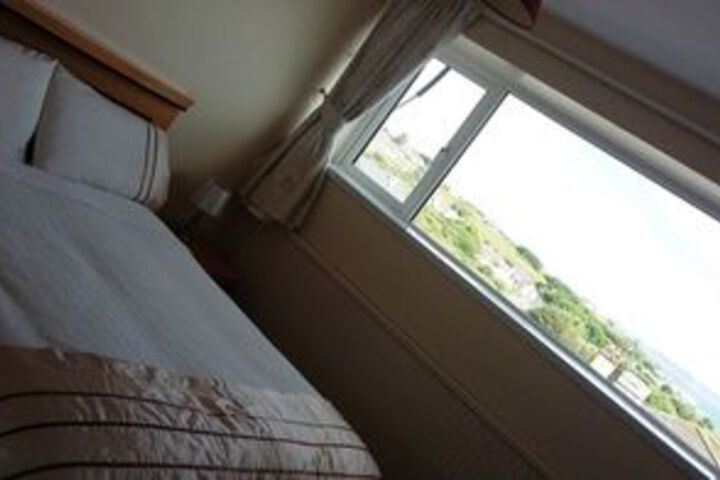 Room 32 of 49