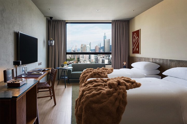 Room 34 of 57