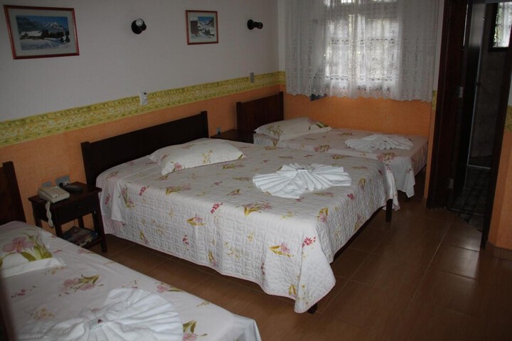 Room 26 of 181