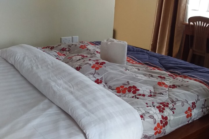 Room 6 of 17
