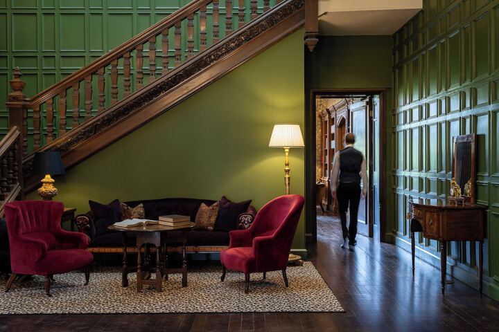 Entrance & Lobby