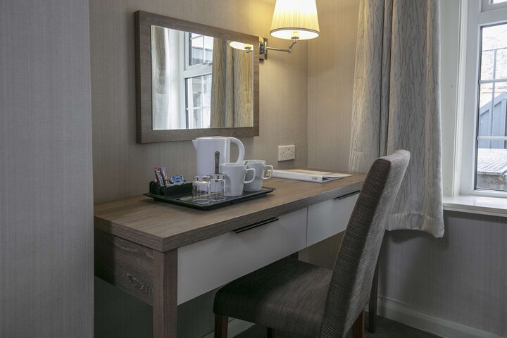 Room 15 of 27