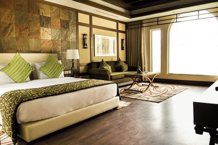 Room 4 of 37