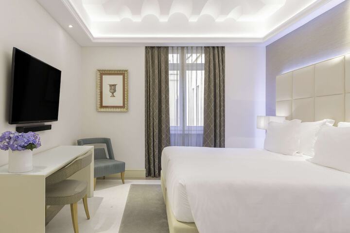 Room 47 of 168