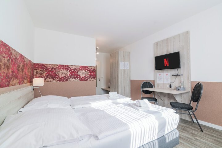 Room 15 of 35