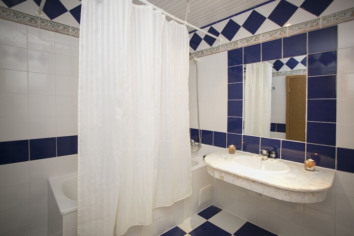 Room 62 of 124