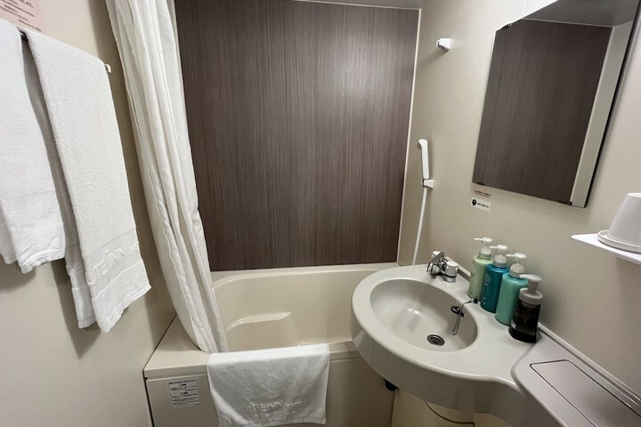 Room 12 of 35