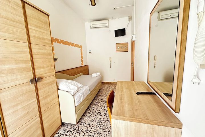 Room 17 of 63