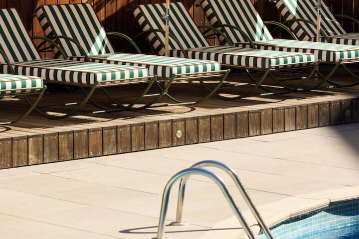 Pool 60 of 135