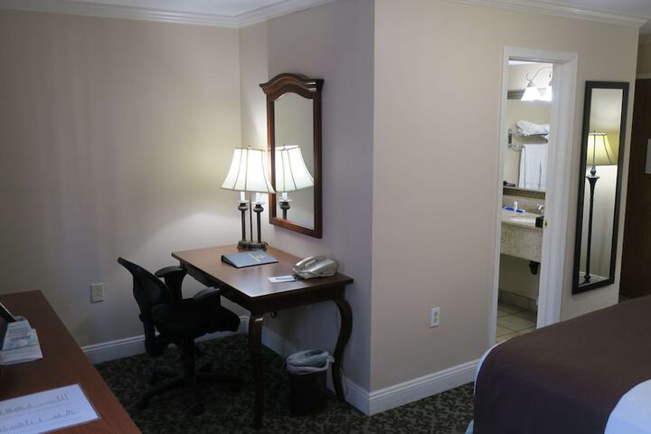 Room 16 of 32