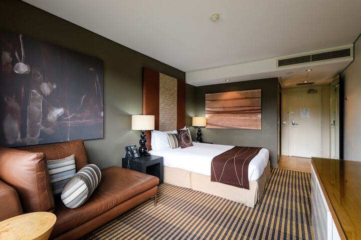 Room 8 of 37