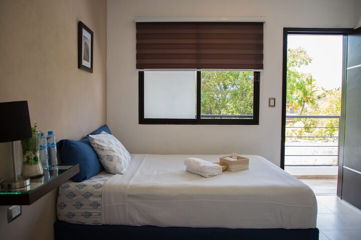 Room 6 of 25