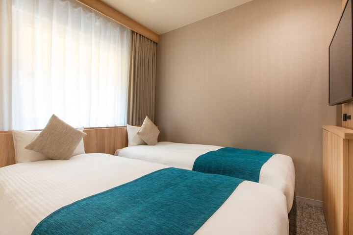 Room 10 of 22