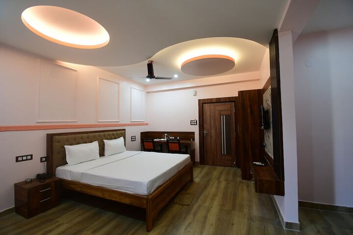 Room 8 of 25