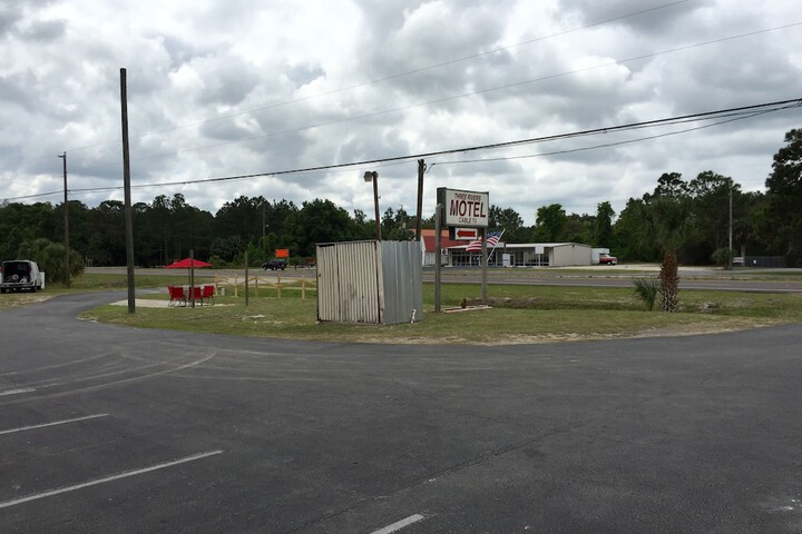 Property Grounds 19 of 23