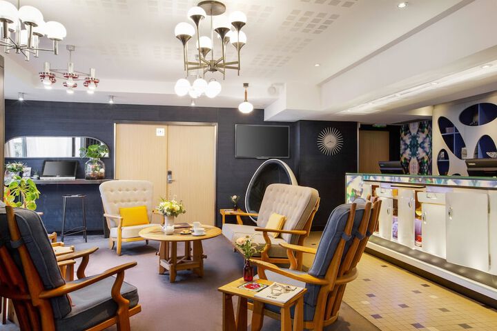 Hotel Lobby