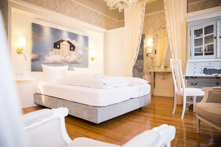 Room 17 of 70