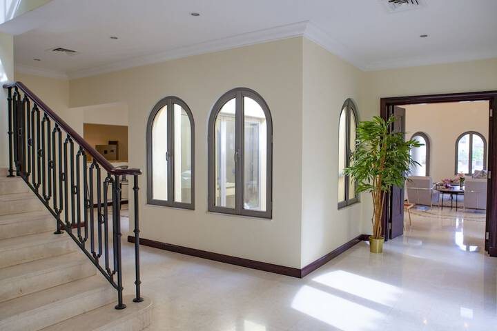 Ballroom/Hall 37 of 47