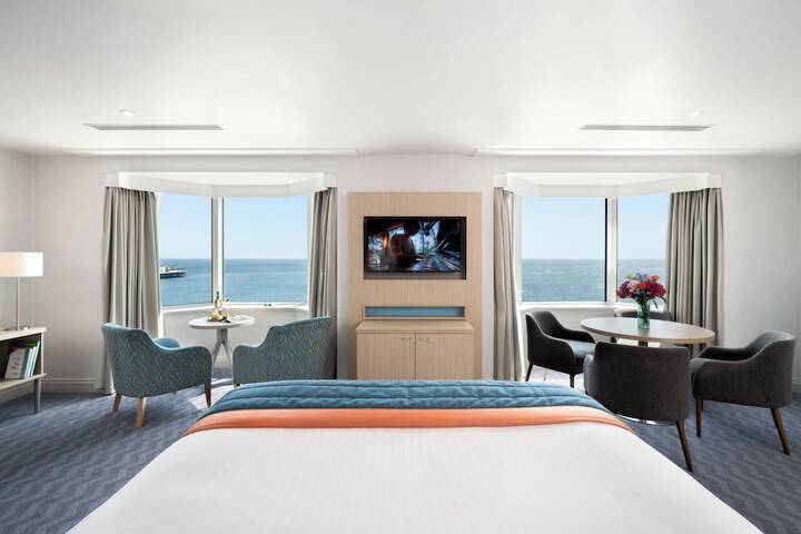 Room 34 of 74