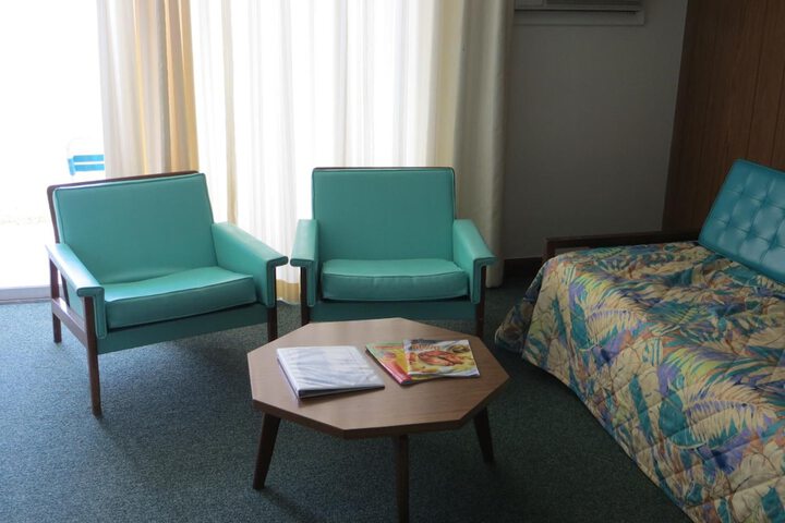 Room 8 of 40