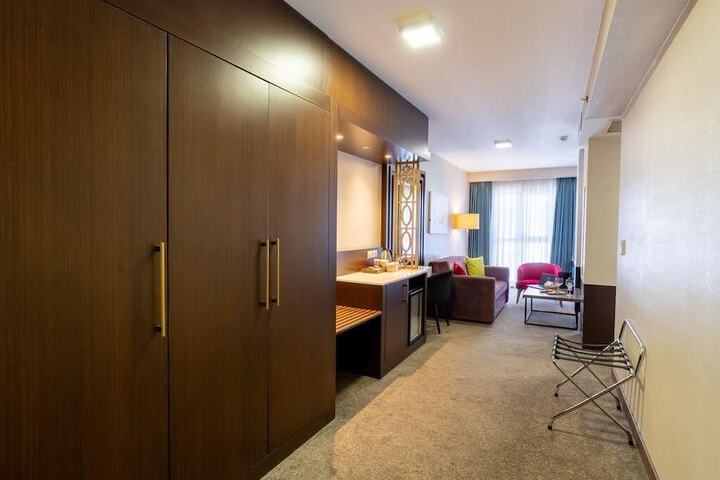 Room 48 of 166