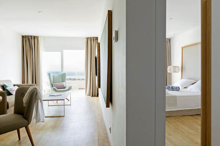 Room 8 of 37