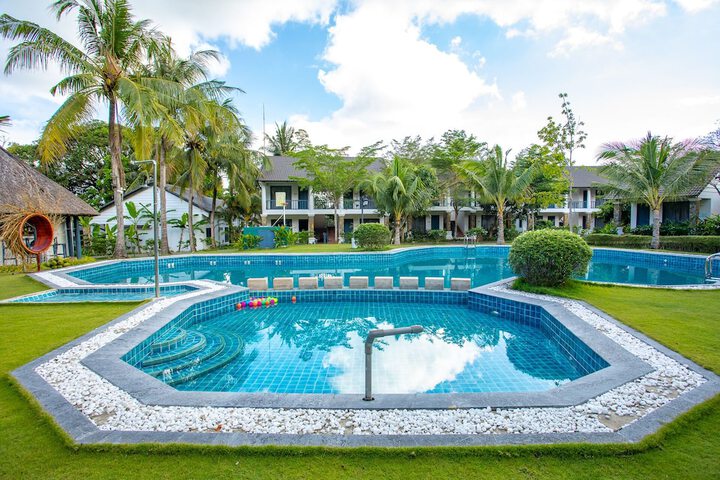 Pool 64 of 109