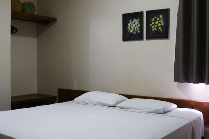 Room 19 of 183