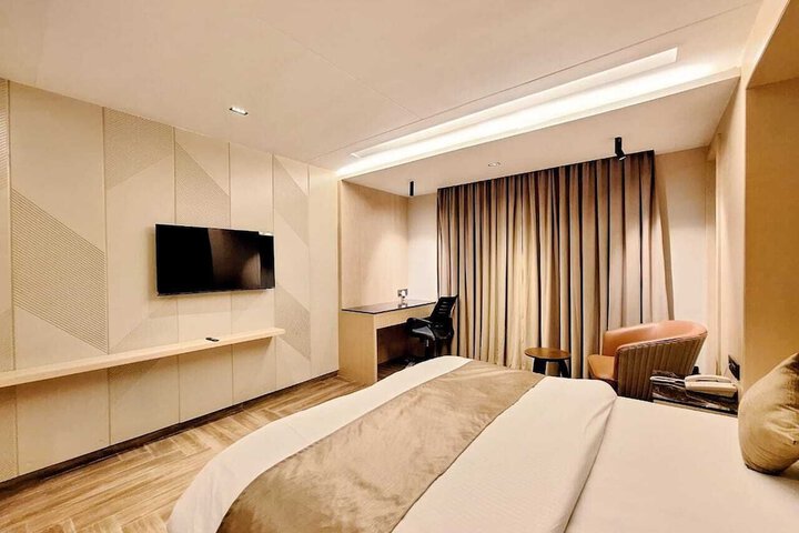 Room 14 of 27